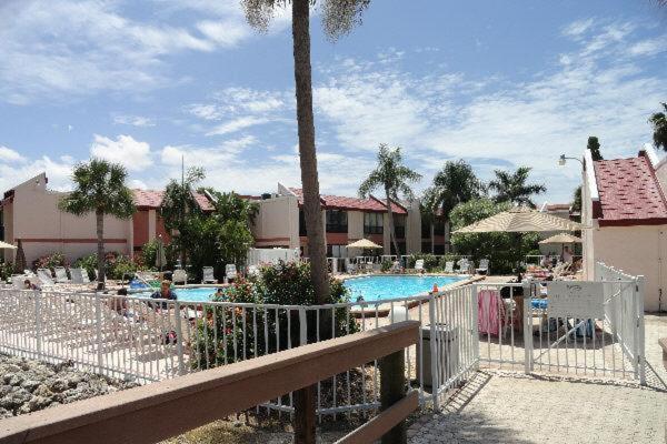 Runaway Bay Two Bedroom Apartment, Unit 147 Bradenton Beach Esterno foto